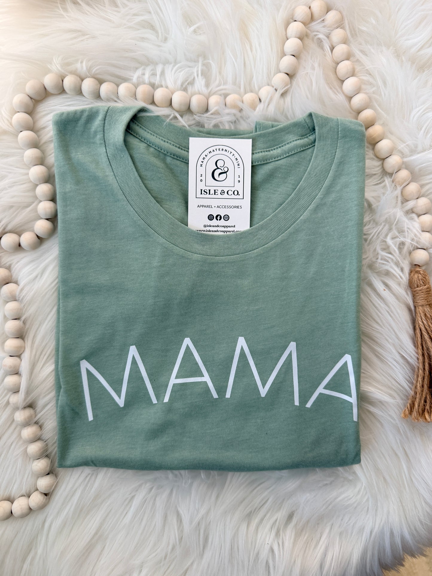 Minimalist MAMA Favorite Tee
