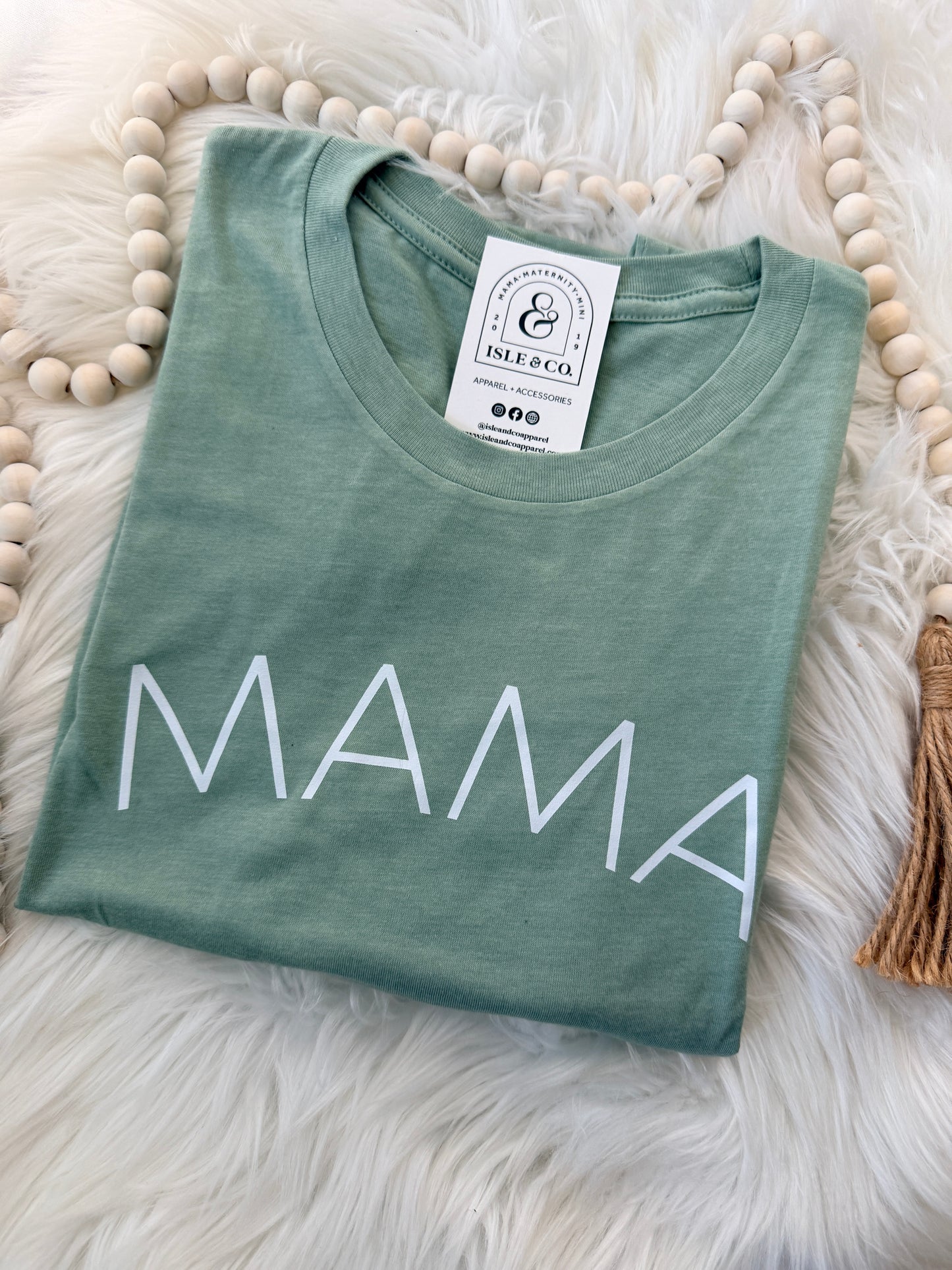 Minimalist MAMA Favorite Tee